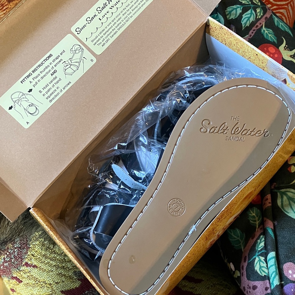 New in Box The ORIGINAL Sun-San Saltwater Sandal in BLACK Women's 9 - Picture 7 of 9
